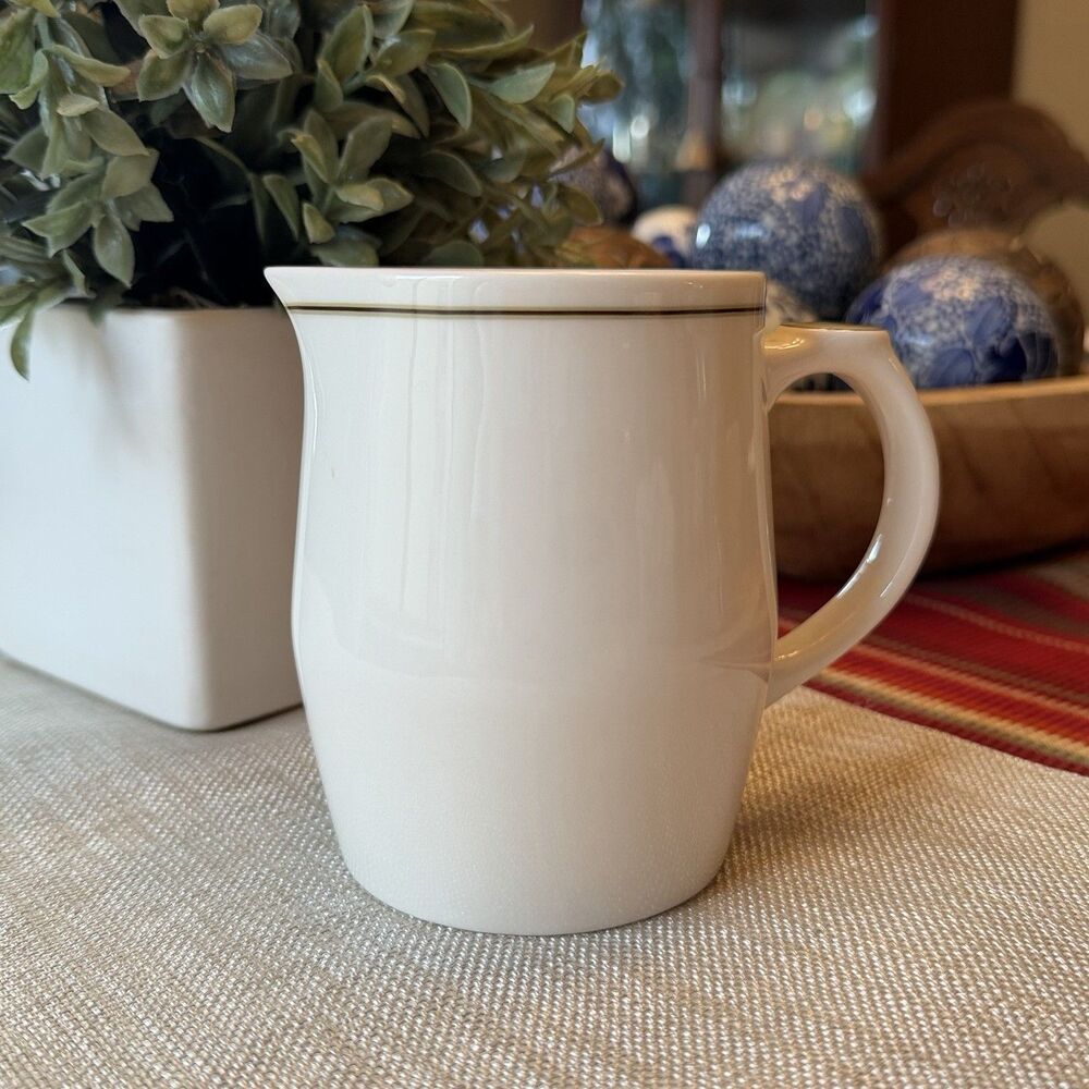 Starbucks Milk Frother Creamer Pitcher Jug 16oz Stoneware Off White 2008 Foaming